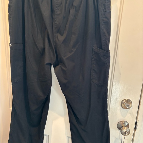 KOI 2X petite black scrub pants - Picture 4 of 5